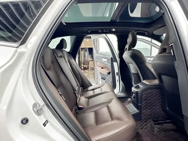 Volvo Volvo XC60 PHEV T8 four-wheel drive long battery life Zhiyuan Deluxe Edition