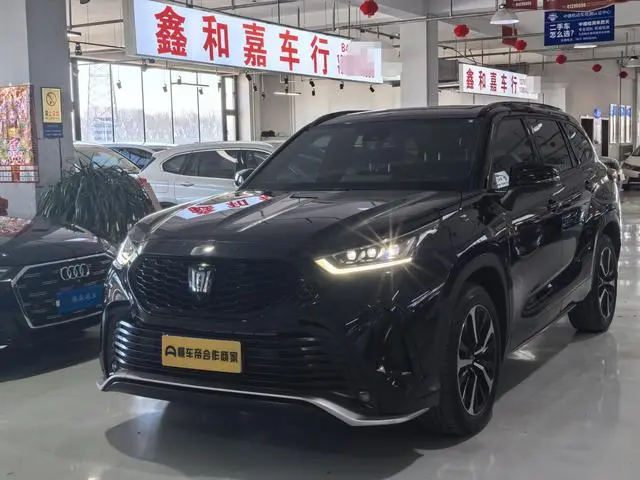 TOYOTA Crown Lufang Smart hybrid dual engine 2.5L E-CVT four-wheel drive Deluxe Edition