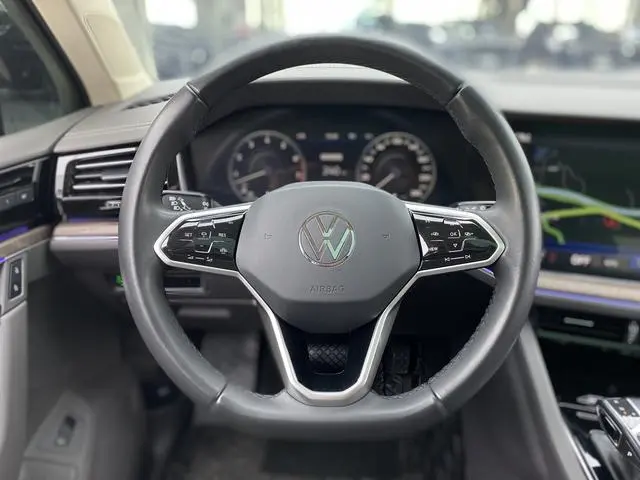 Volkswagen Touareg 3.0 TSI Ruixiang Edition Yao Black Sports Suit