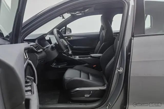 LYNK & CO Lynk 06 1.5T Jin Pro
