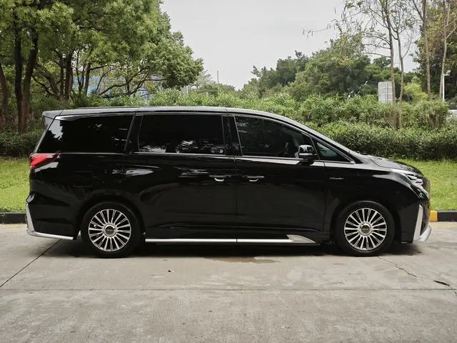 GAC Trumpchi M8 Master Series 390T four-seater Royal Edition