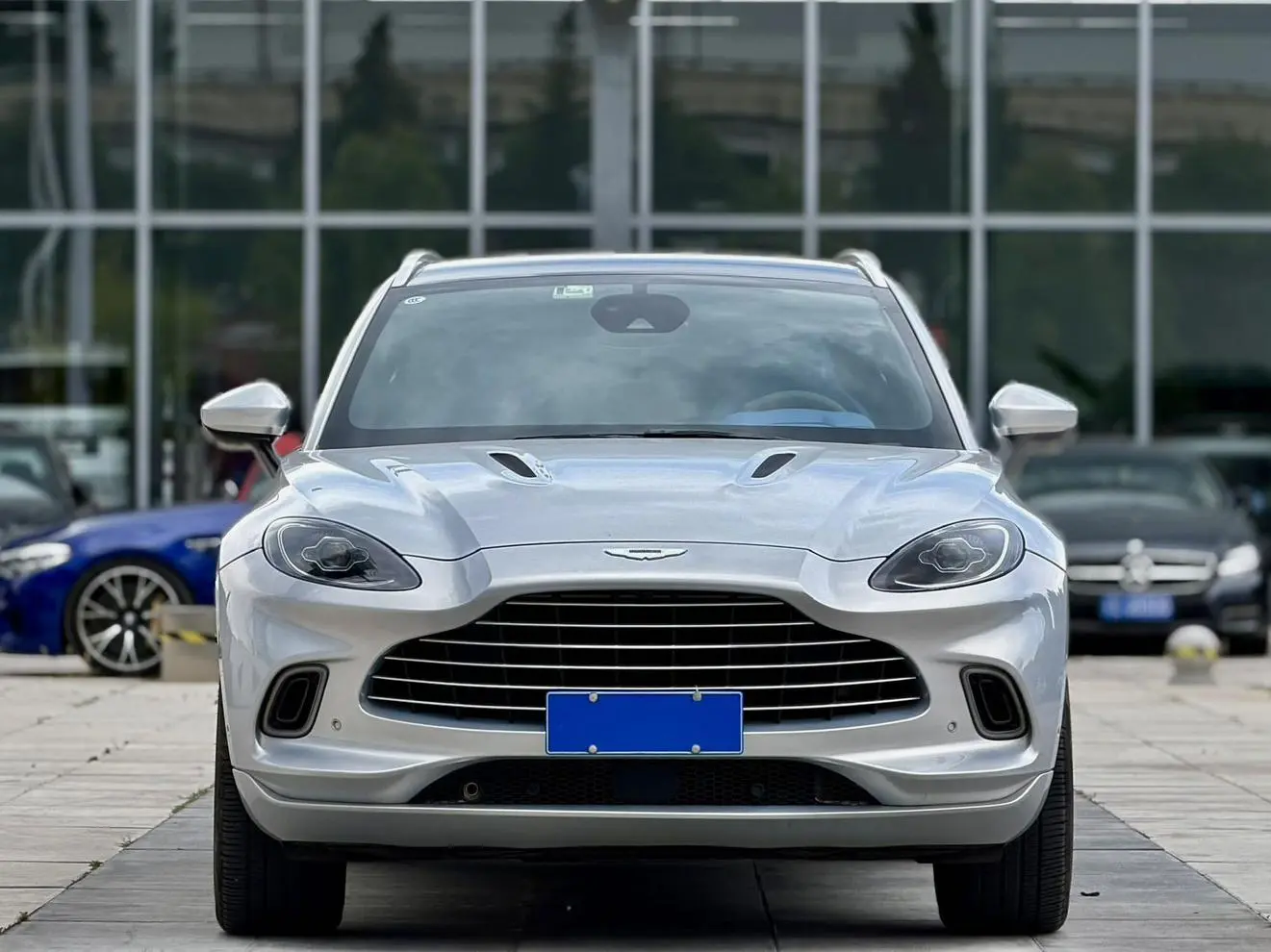 Aston Martin Aston Martin DBX 4.0T V8 Silk Road Zhihong