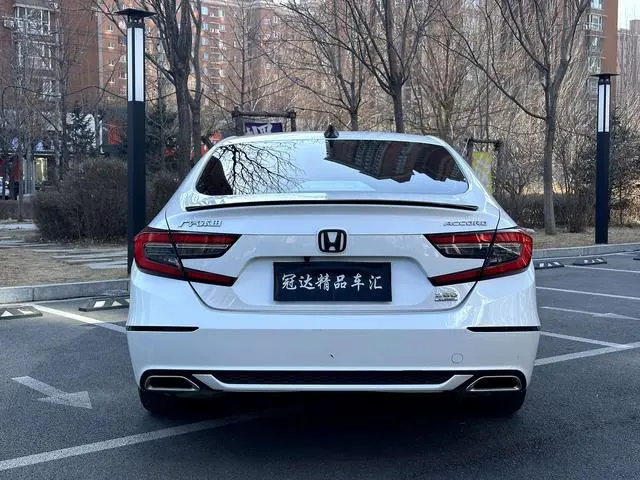 Honda Accord 260TURBO Deluxe Edition