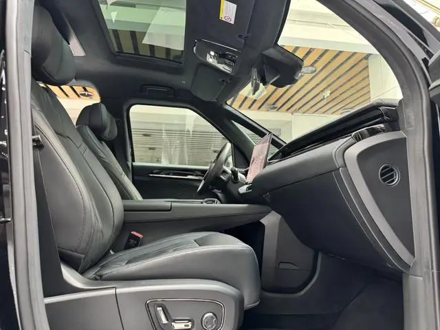 ZEEKR ZEEKR 009 Seven-seater aisle version four-wheel drive 108kWh