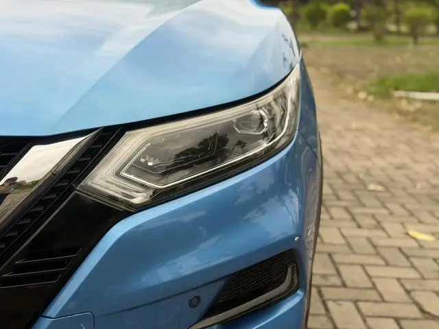 Nissan Qashqai 2.0L CVT Deluxe Edition
