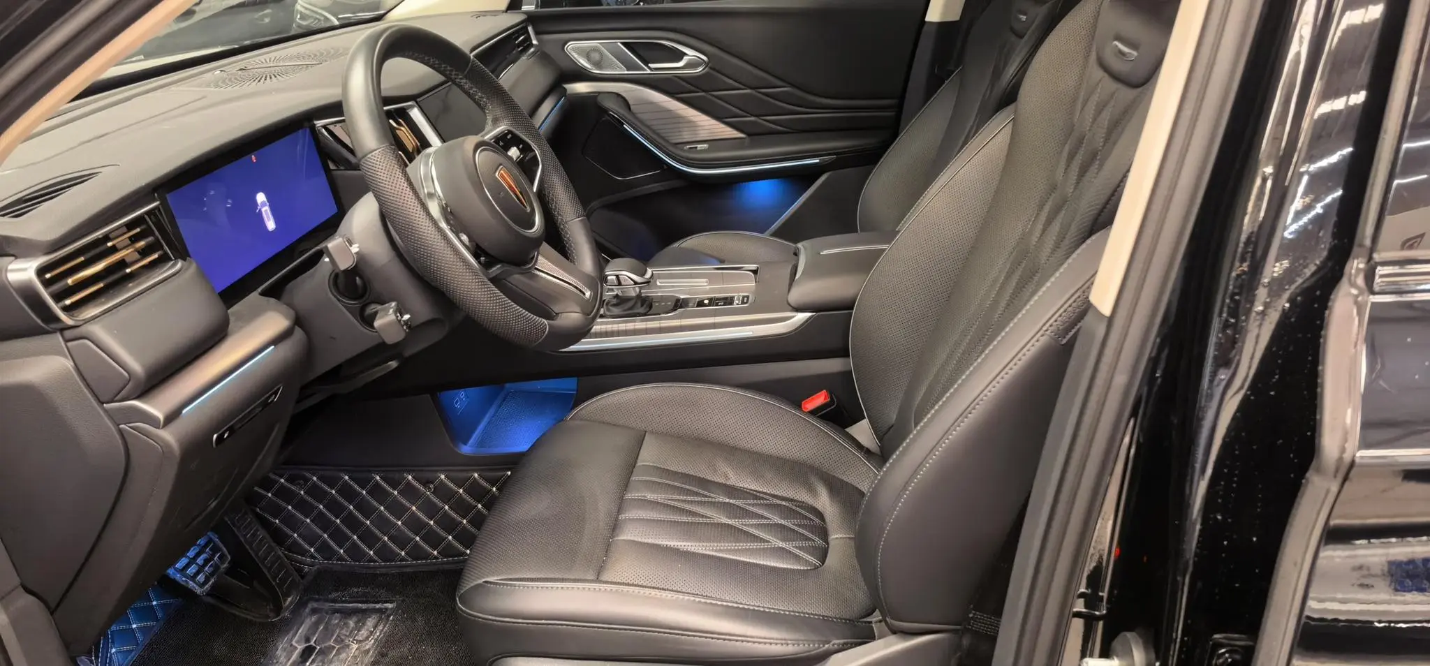 Hongqi Hongqi HS7 PHEV 2.0T four-wheel drive Qichang version 7 seats