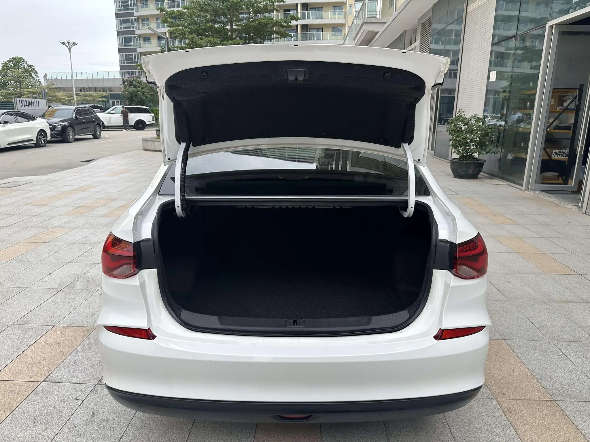 Chevrolet Cruze 320 automatic Enjoy Skylight version