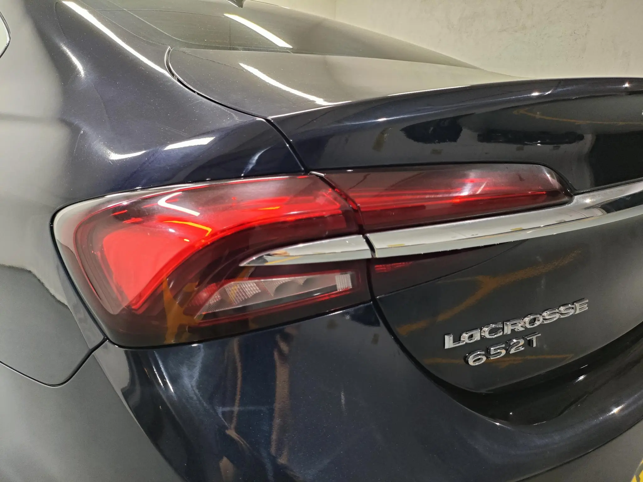Buick Lacrosse 652T luxury