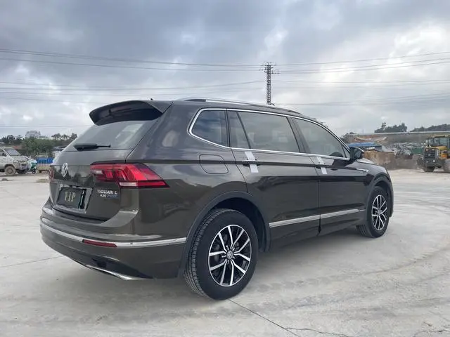 Volkswagen Tiguan L PHEV 430PHEV Hybrid Deluxe Edition