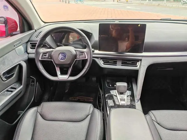 BYD Song Pro DM DM 1.5T four-wheel drive performance version flagship model