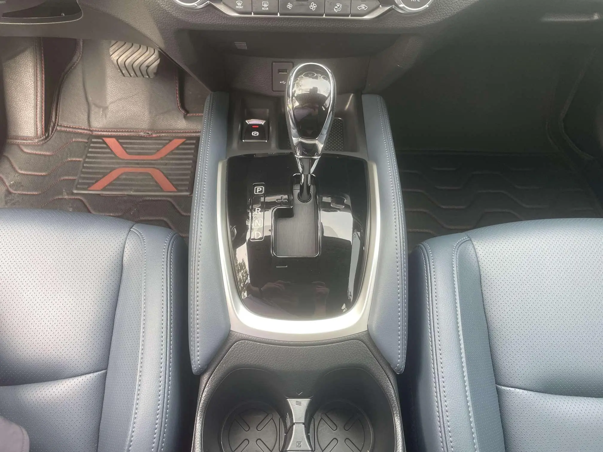 Nissan Qijun Honor 2.0L two-wheel drive leading version