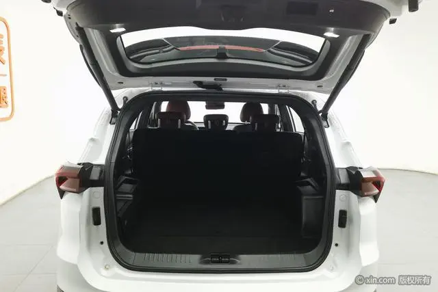 Chery Jetour Jietu X70 C-DM 1.5TD DHT Voyage EDITION PRO