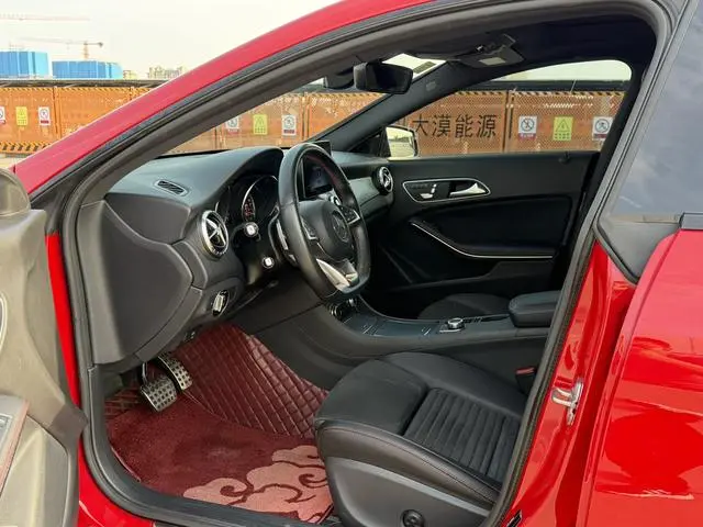 Mercedes-Benz Mercedes-Benz CLA CLA 220 4MATIC