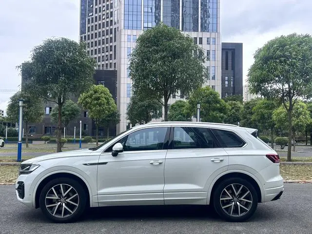 Volkswagen Touareg 3.0 TSI Sharp Front Version Country V