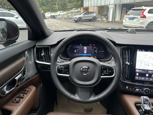 Volvo Volvo S90 PHEV T8 four-wheel drive long battery life Zhiya Deluxe Edition