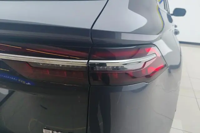 Geely Xingyue L 2.0TD high-power automatic two-wheel drive cloud version