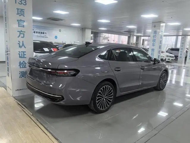 Volkswagen Passat Pro 380TSI Dragon Edition
