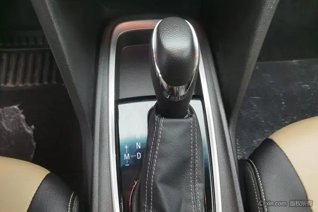 Chevrolet Cruze 320 automatic Enjoy Skylight version