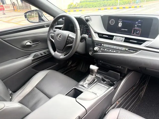 Lexus Lexus ES 260 Excellent Edition