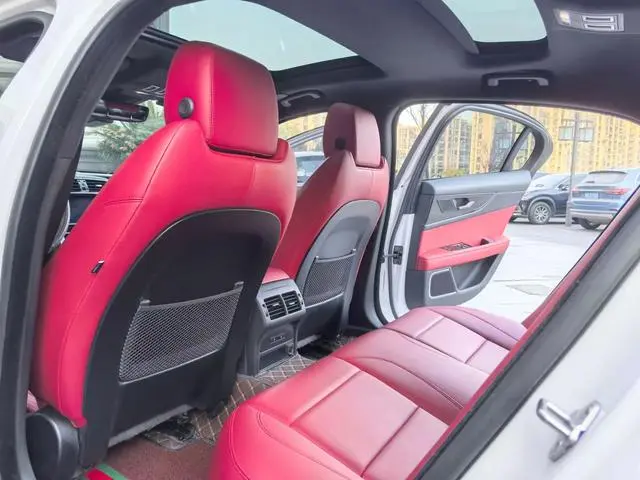 Jaguar Jaguar XEL 2.0T 250PS S aggressive and elegant version