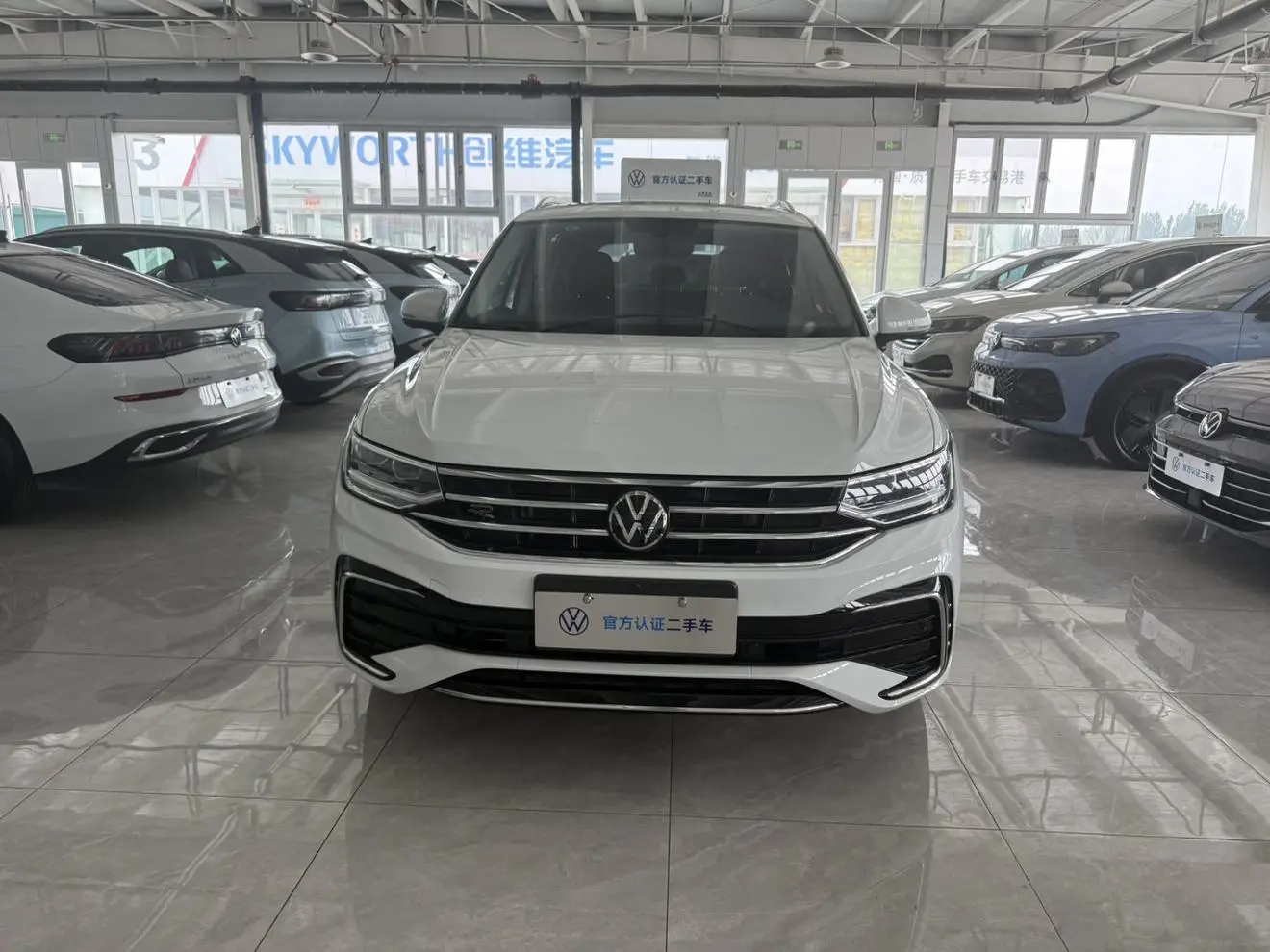 Volkswagen Tiguan L Outstanding 330TSI two-wheel drive R-Line Longyao version