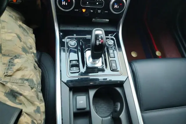 Jaguar Jaguar XEL 2.0T 250PS S aggressive and elegant version