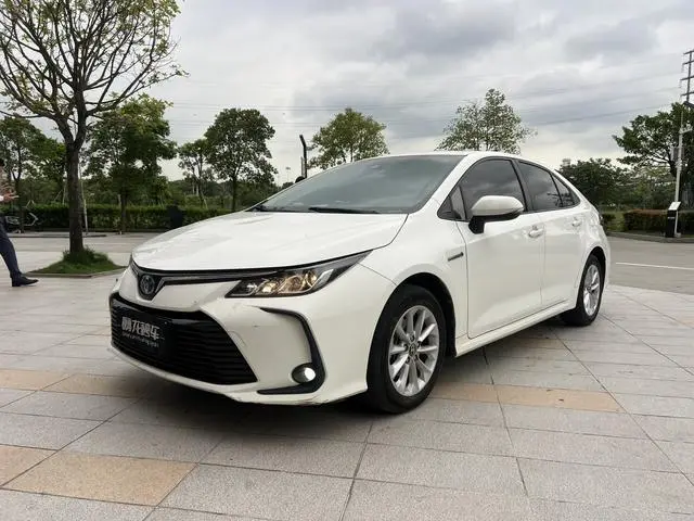 TOYOTA Corolla Dual engine 1.8L E-CVT Elite Edition