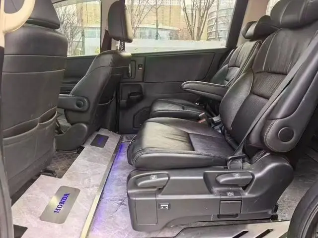 Honda Odyssey 2.4L Deluxe Edition