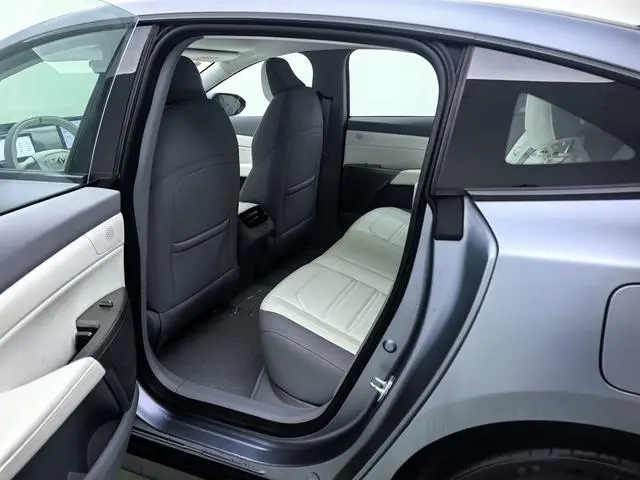 Dongfeng eπ eπ007 Pure electric 540 four-wheel drive Max version