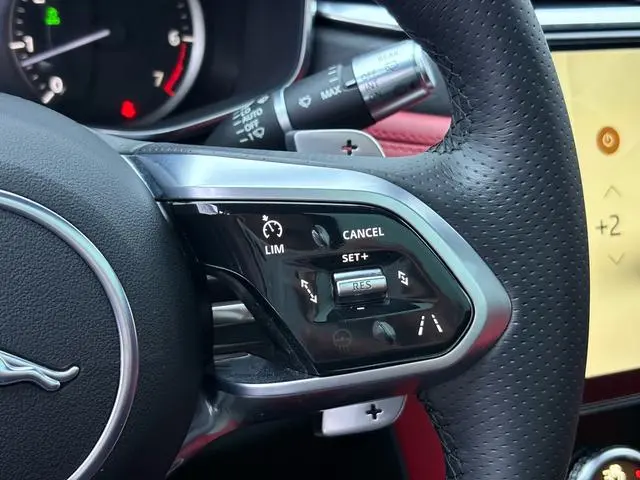 Jaguar Jaguar F-PACE P250 R-Dynamic BLACK