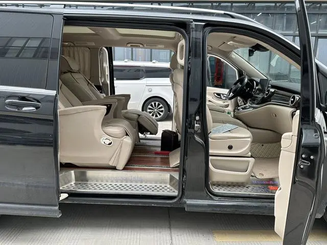 Mercedes-Benz Mercedes-Benz V-class V 260 L Premium Extended Version
