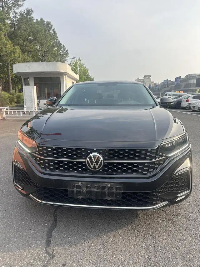 Volkswagen Passat 330TSI Starry Sky Elite Edition
