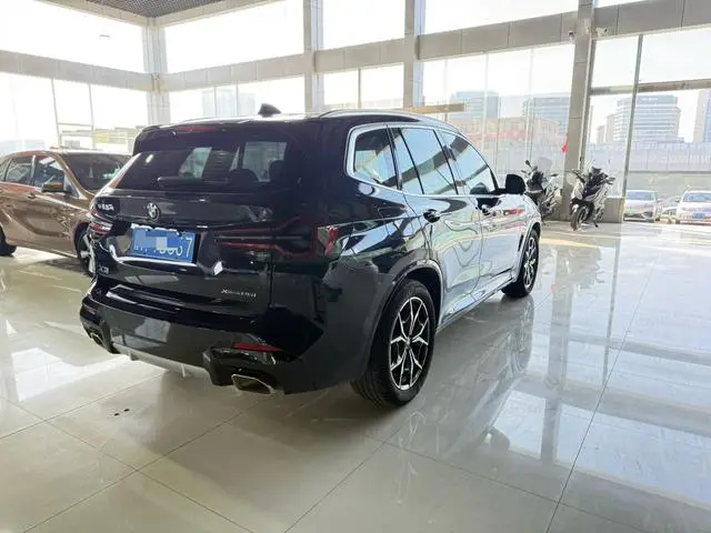 BMW BMW X3 Facelift xDrive25i M sports suit