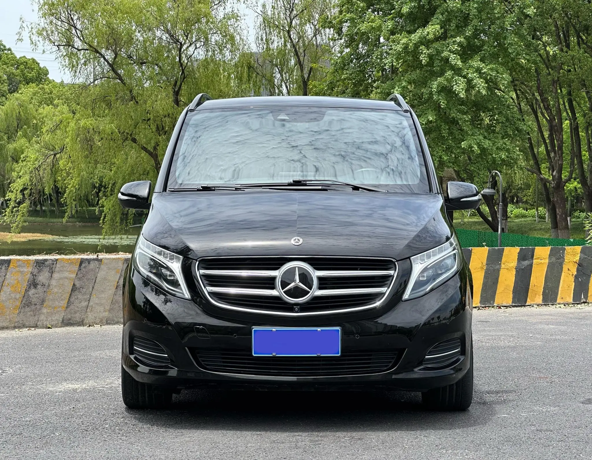 Mercedes-Benz Mercedes-Benz V-class V 260 L Premium Extended Version Country VI