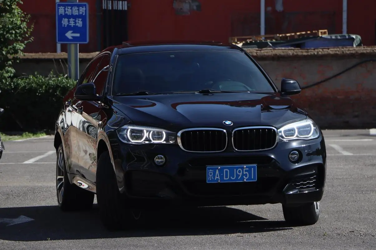 BMW BMW X6 xDrive28i M sports suit