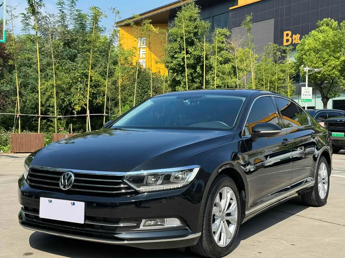 Volkswagen Magotan 330TSI DSG Luxury Country VI