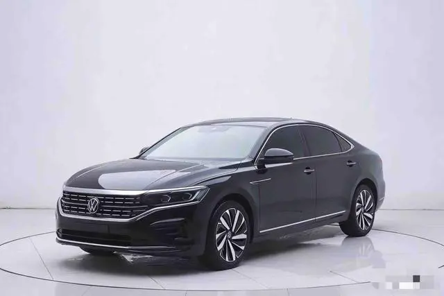 Volkswagen Passat 380TSI Deluxe Edition