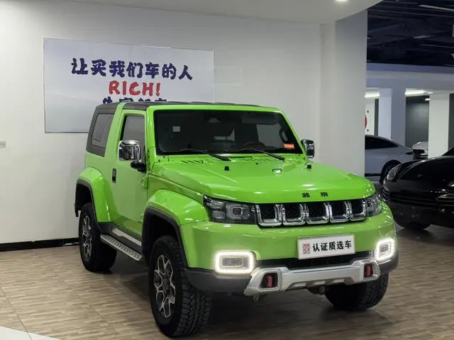 Beijing Beijing off-road BJ40 2.0T automatic four-wheel drive tribute to the 2020 version of the knight type