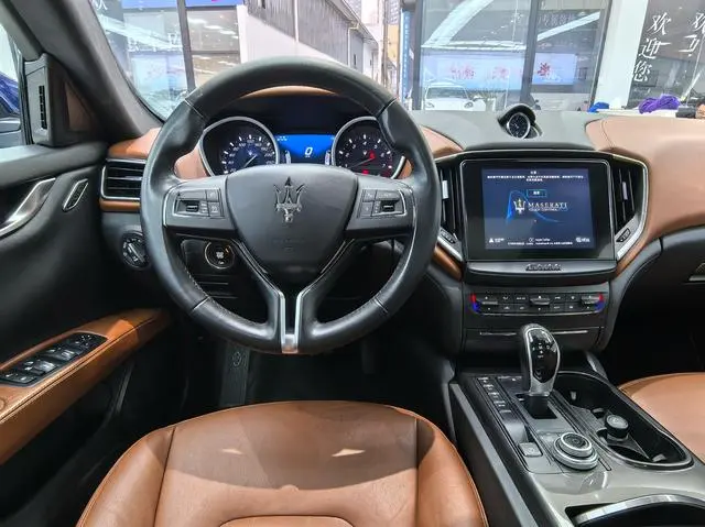Maserati Ghibli 3.0T 350Hp Standard Edition