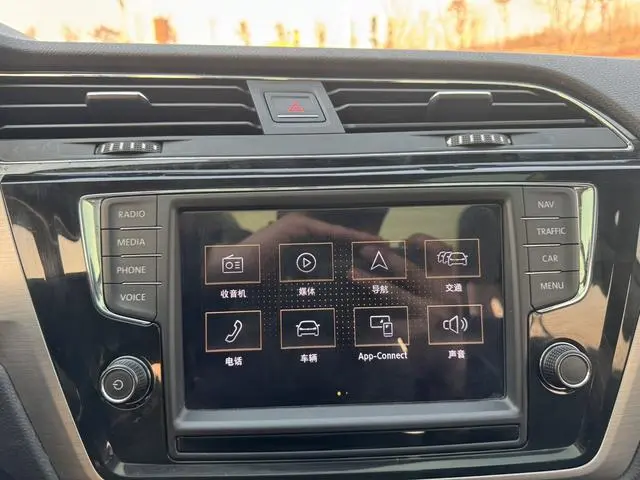 Volkswagen Touran L 280TSI DSG Extension Edition 7 seats