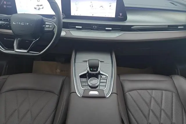 Chery Fulwin Tiggo 8 PRO Champion Edition 290T two-wheel drive Peak Edition 5 seats