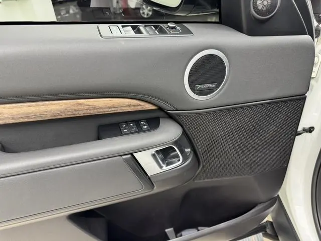 Land Rover discover 3.0 V6 HSE LUXURY