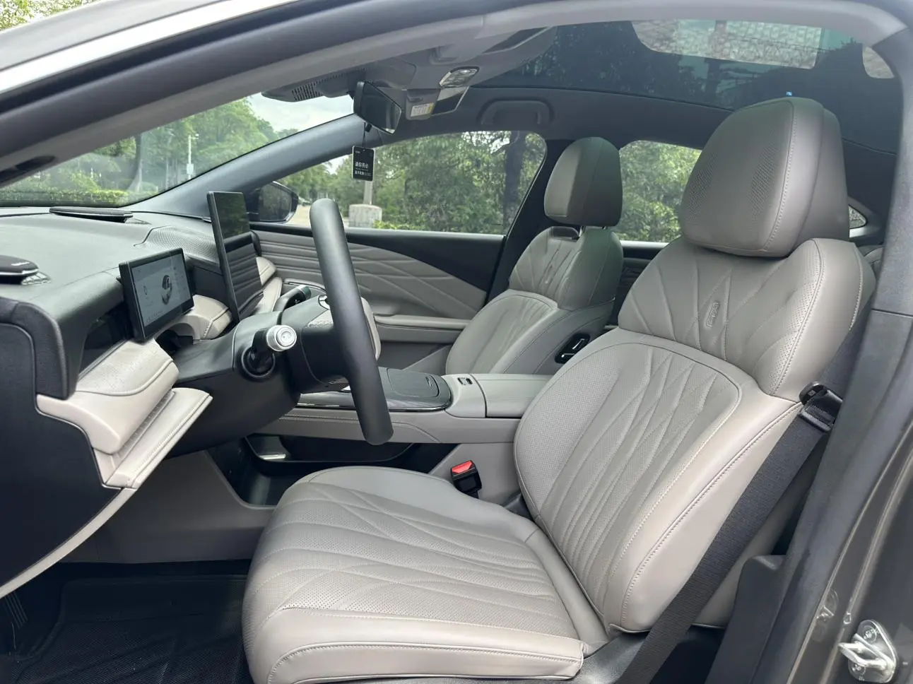 Geely Galaxy Galaxy Sparkle 8 PHEV 130km EM-i Premium Edition