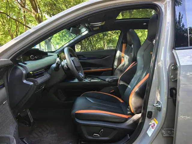 Changan Changan UNI-V 2.0T Collar Speed Version