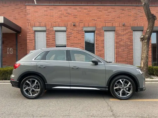 Audi Audi Q3 35 TFSI fashion and elegant