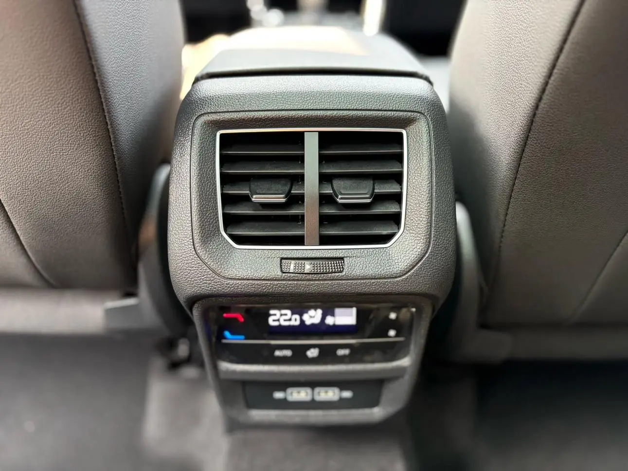 Volkswagen Tanyue 330TSI two-wheel drive luxury Smart edition