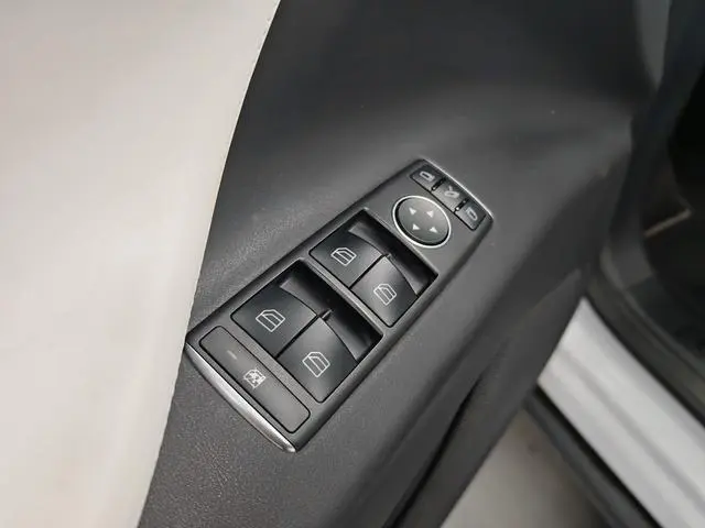 Tesla Model X 75D