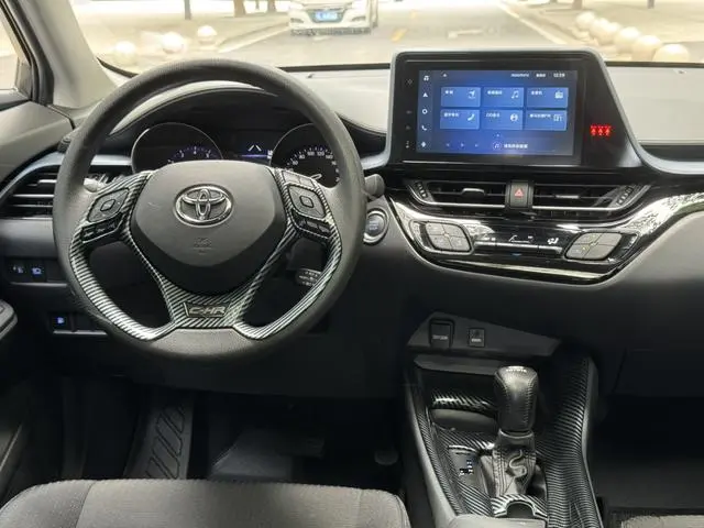 TOYOTA IZOA 2.0L Yixiang Edition