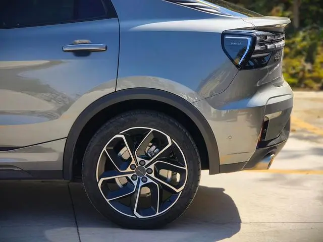 LYNK & CO Lynk 05 2.0TD two-wheel drive Halo
