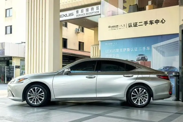 Lexus Lexus ES 200 Excellent Edition